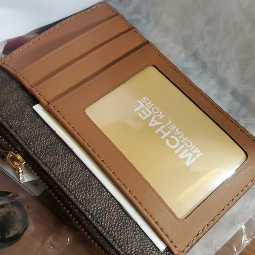 Michael Kor's jet set wallet - Picture 2 of 7